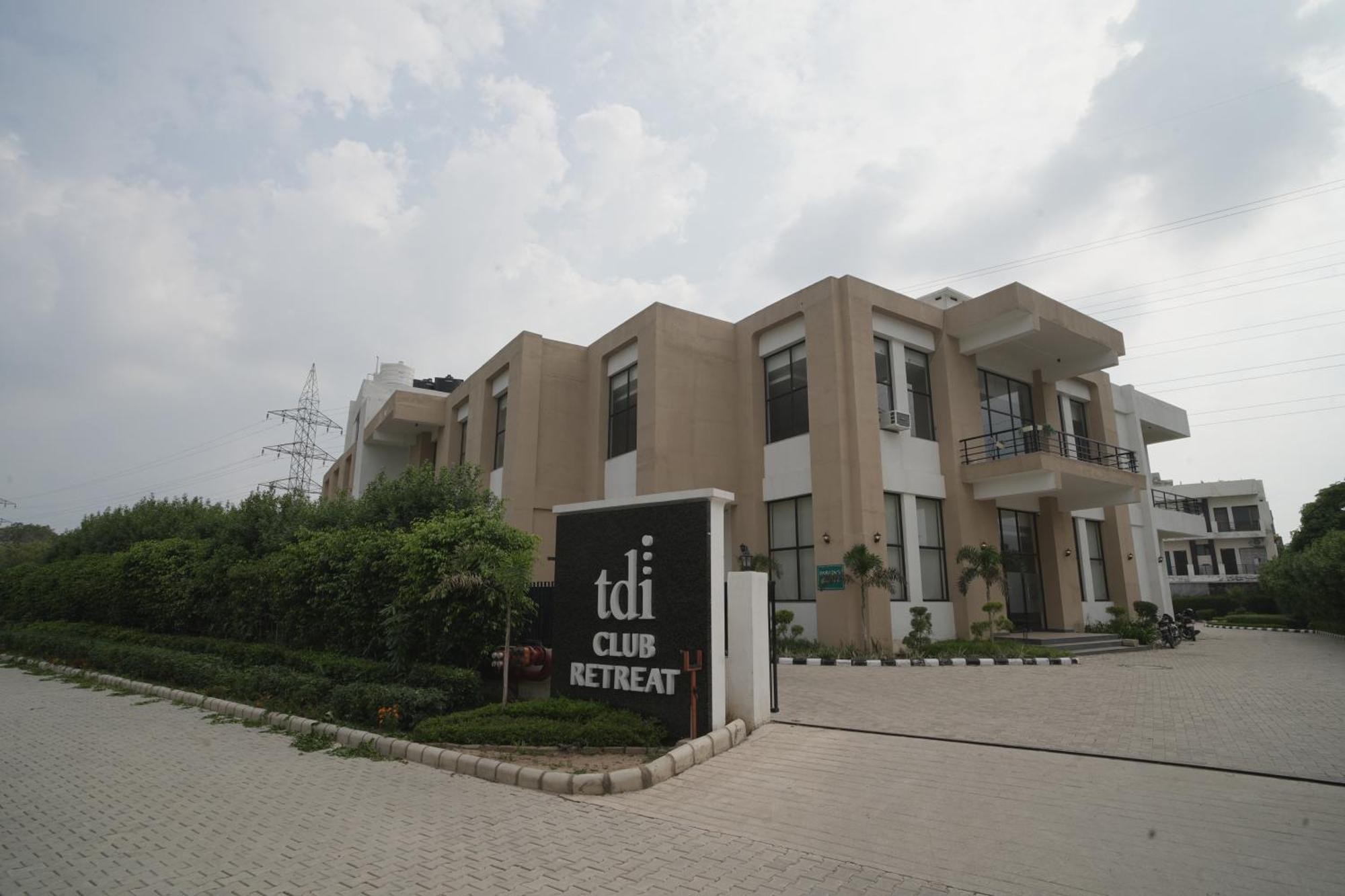 Tdi Club Retreat Sector-110 Hotel Mohali Bagian luar foto